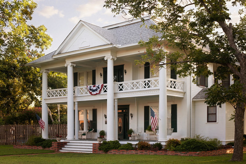 Front image of the manor
